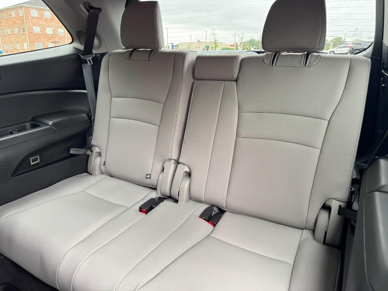 Honda Pilot Vehicle Full-screen Gallery Image 13