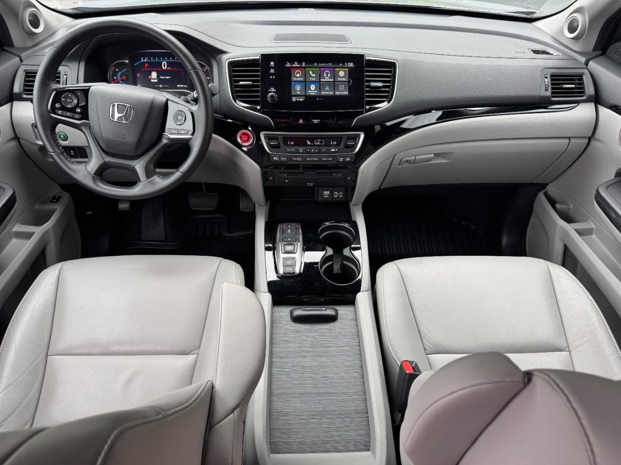 Honda Pilot Vehicle Full-screen Gallery Image 15