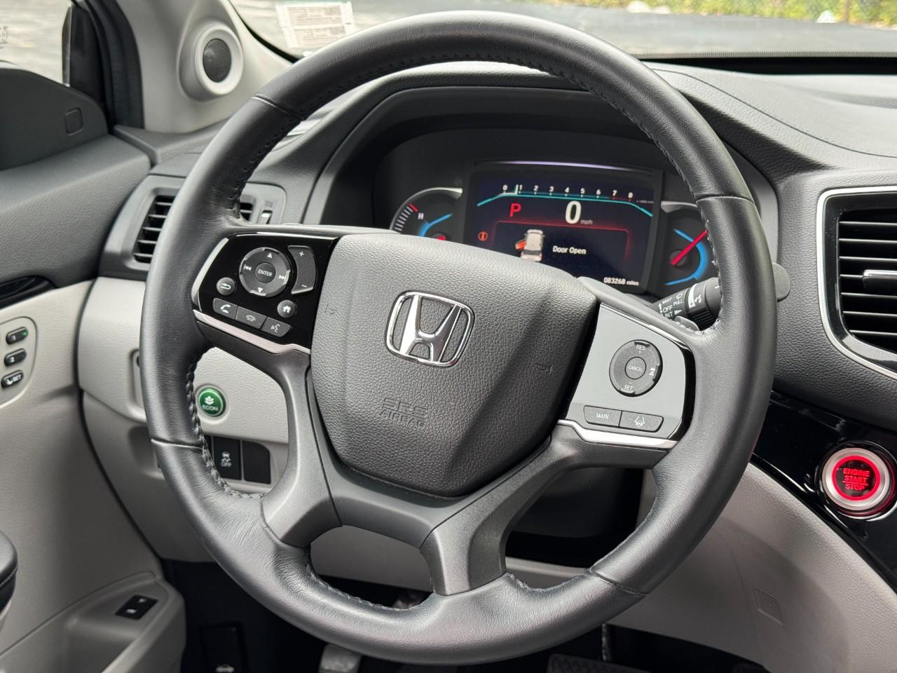 Honda Pilot Vehicle Full-screen Gallery Image 16