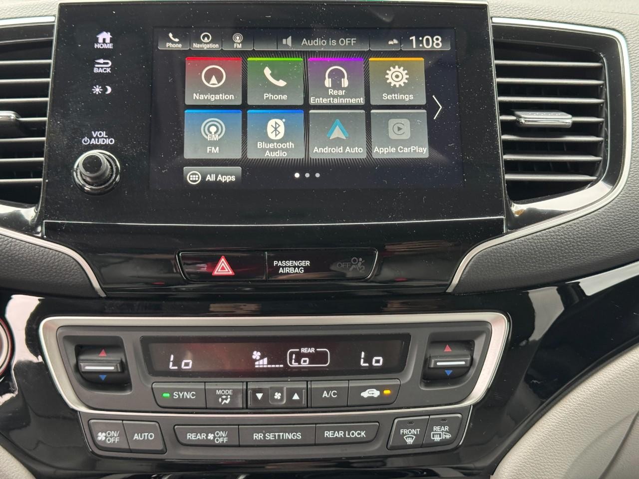 Honda Pilot Vehicle Full-screen Gallery Image 17