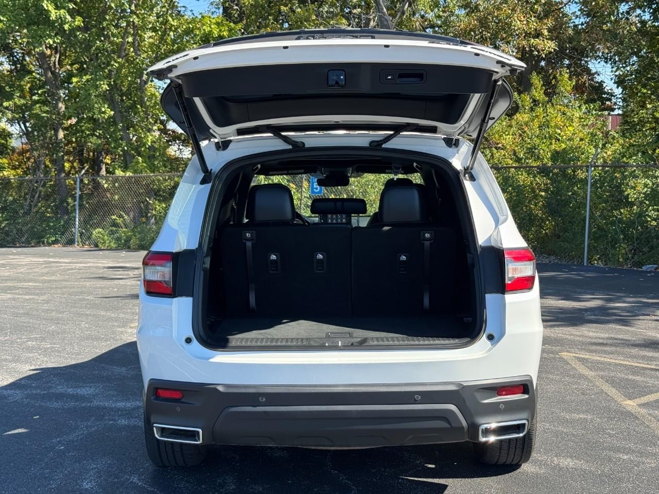 Honda Pilot Vehicle Full-screen Gallery Image 06