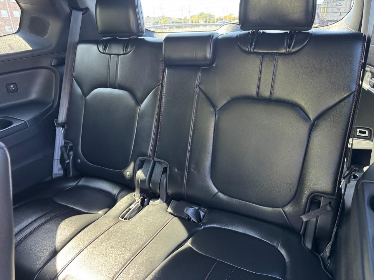 Honda Pilot Vehicle Full-screen Gallery Image 13