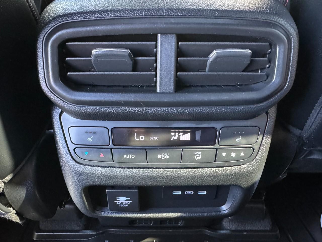 Honda Pilot Vehicle Full-screen Gallery Image 14