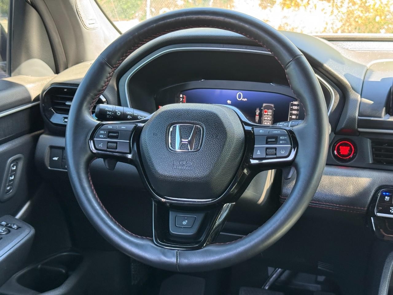Honda Pilot Vehicle Full-screen Gallery Image 16