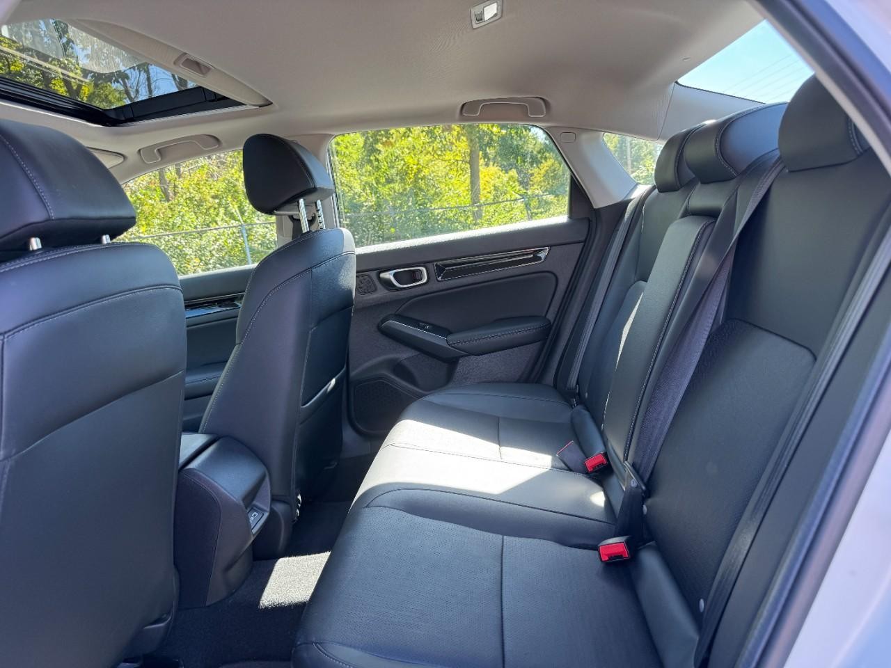 Honda Civic Sedan Vehicle Full-screen Gallery Image 12