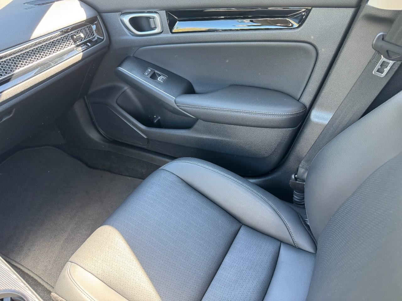 Honda Civic Sedan Vehicle Full-screen Gallery Image 17