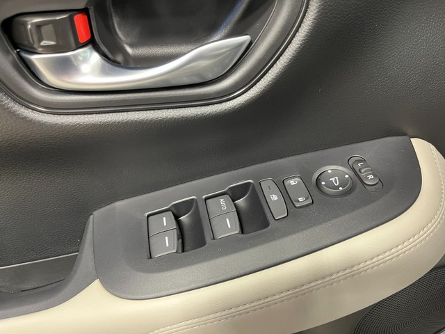 Honda HR-V Vehicle Full-screen Gallery Image 14
