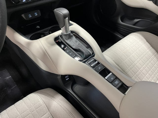 Honda HR-V Vehicle Full-screen Gallery Image 21