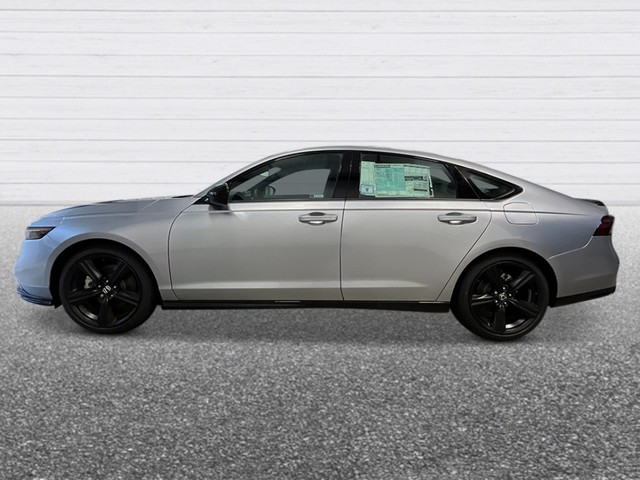 Honda Accord Hybrid Vehicle Full-screen Gallery Image 03