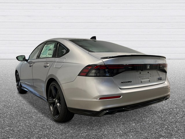Honda Accord Hybrid Vehicle Full-screen Gallery Image 04