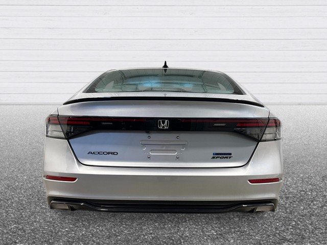 Honda Accord Hybrid Vehicle Full-screen Gallery Image 05