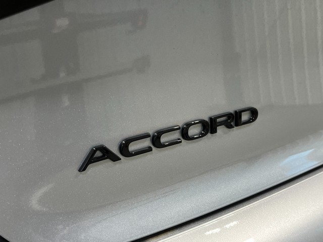 Honda Accord Hybrid Vehicle Full-screen Gallery Image 08