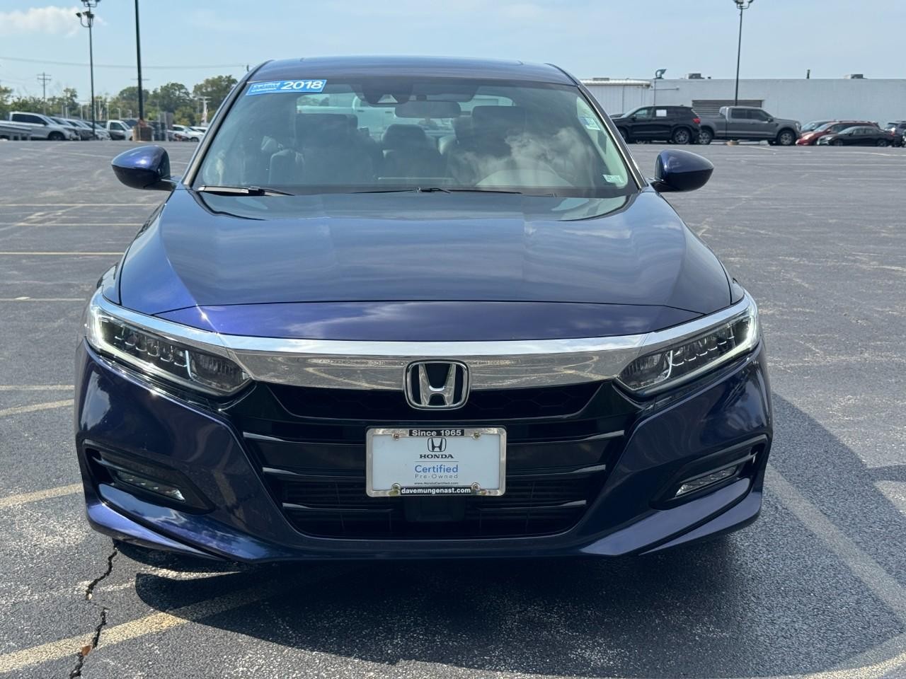 Honda Accord Sedan Vehicle Full-screen Gallery Image 10