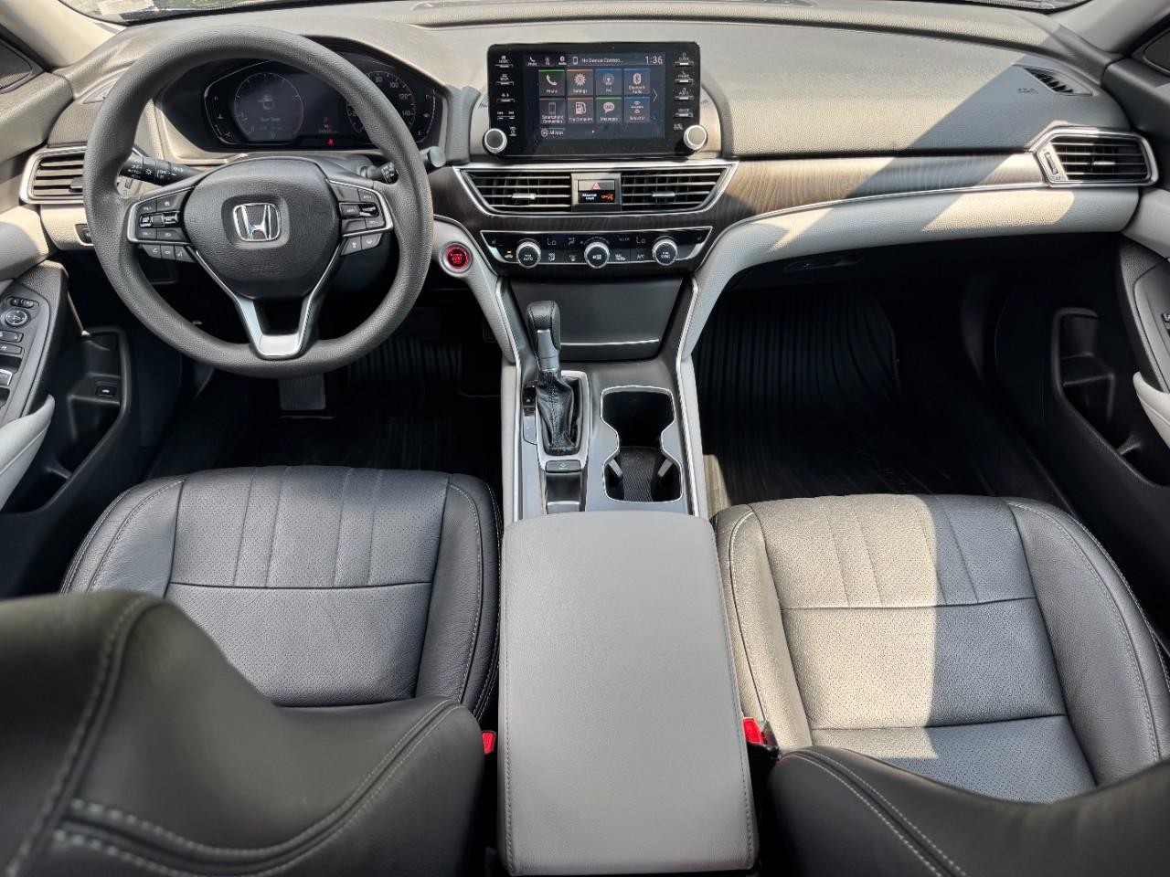 Honda Accord Sedan Vehicle Full-screen Gallery Image 12