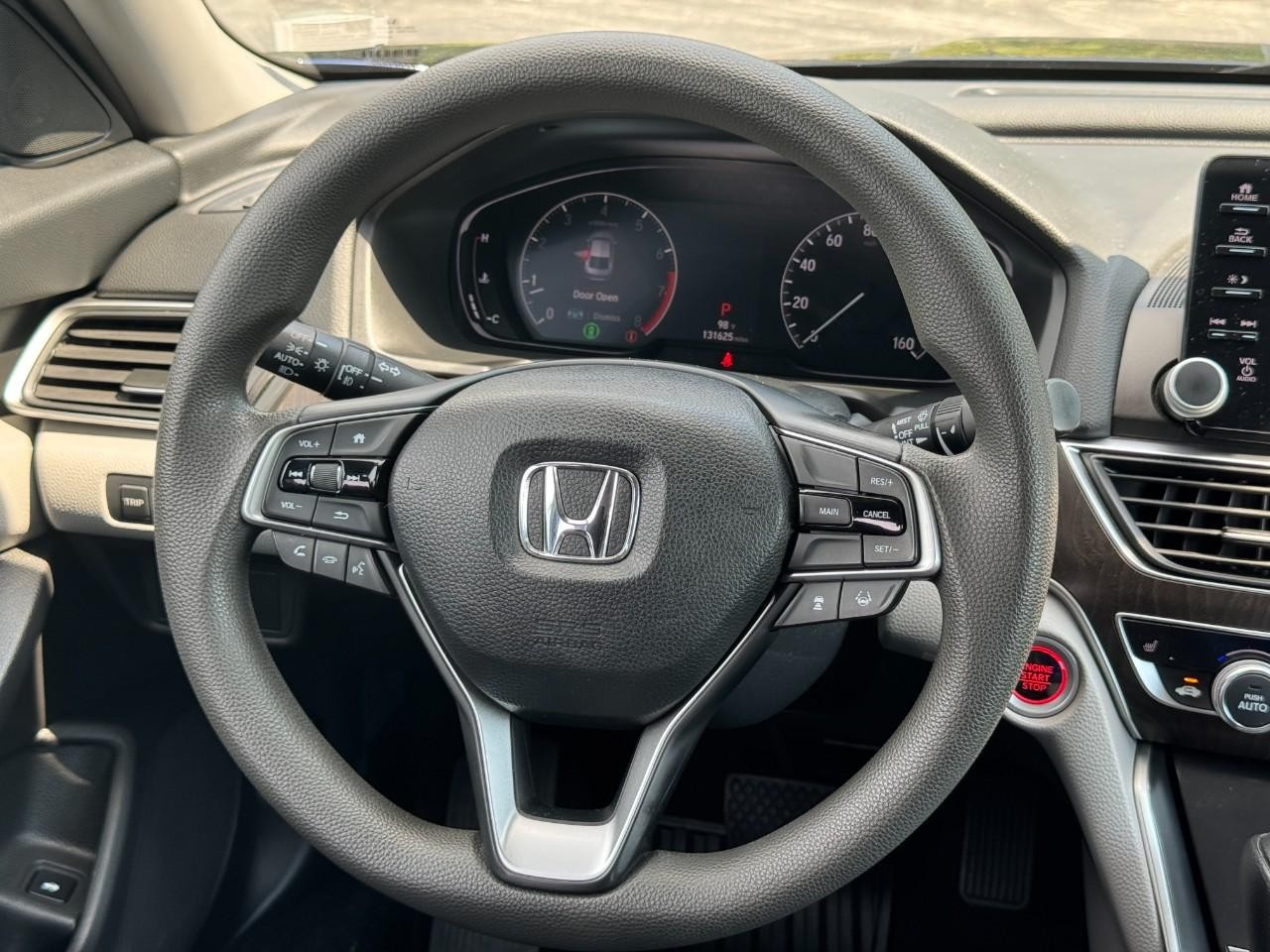 Honda Accord Sedan Vehicle Full-screen Gallery Image 13