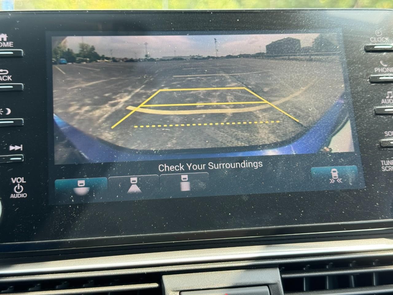 Honda Accord Sedan Vehicle Full-screen Gallery Image 23