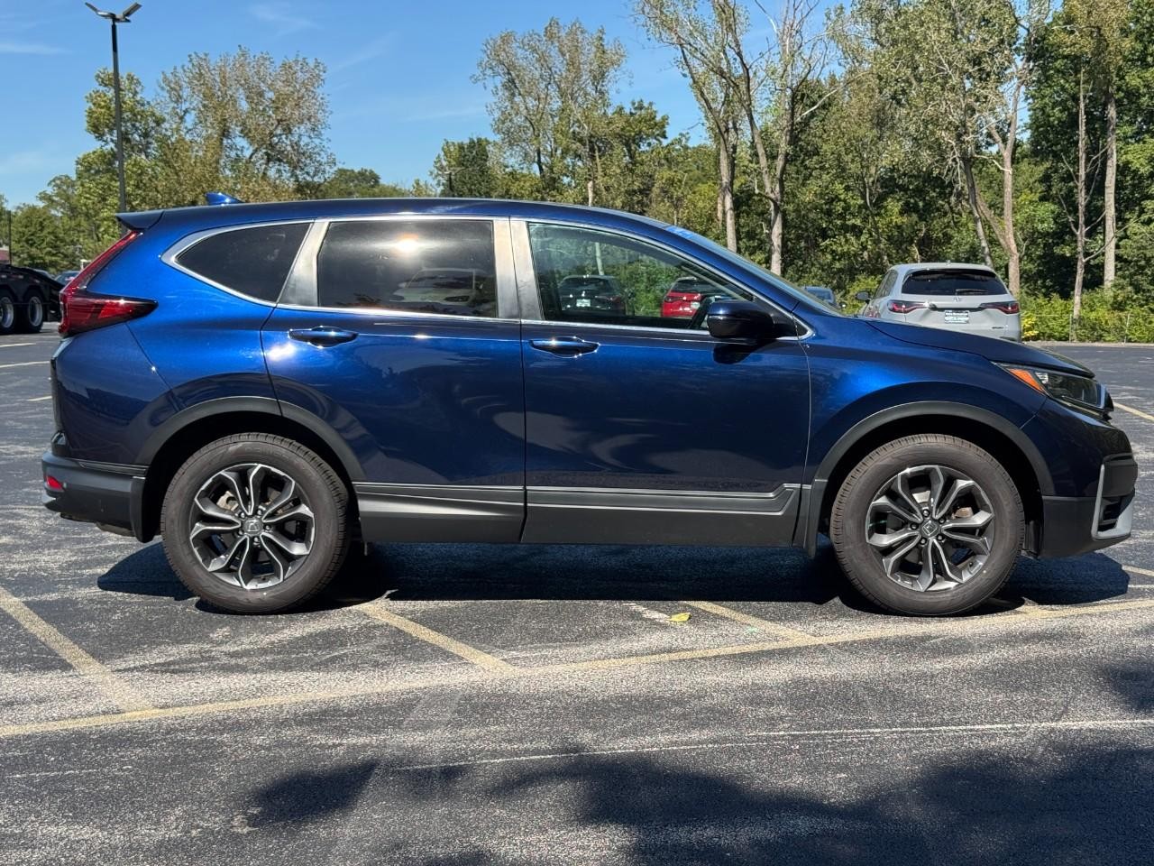 Honda CR-V Vehicle Full-screen Gallery Image 03