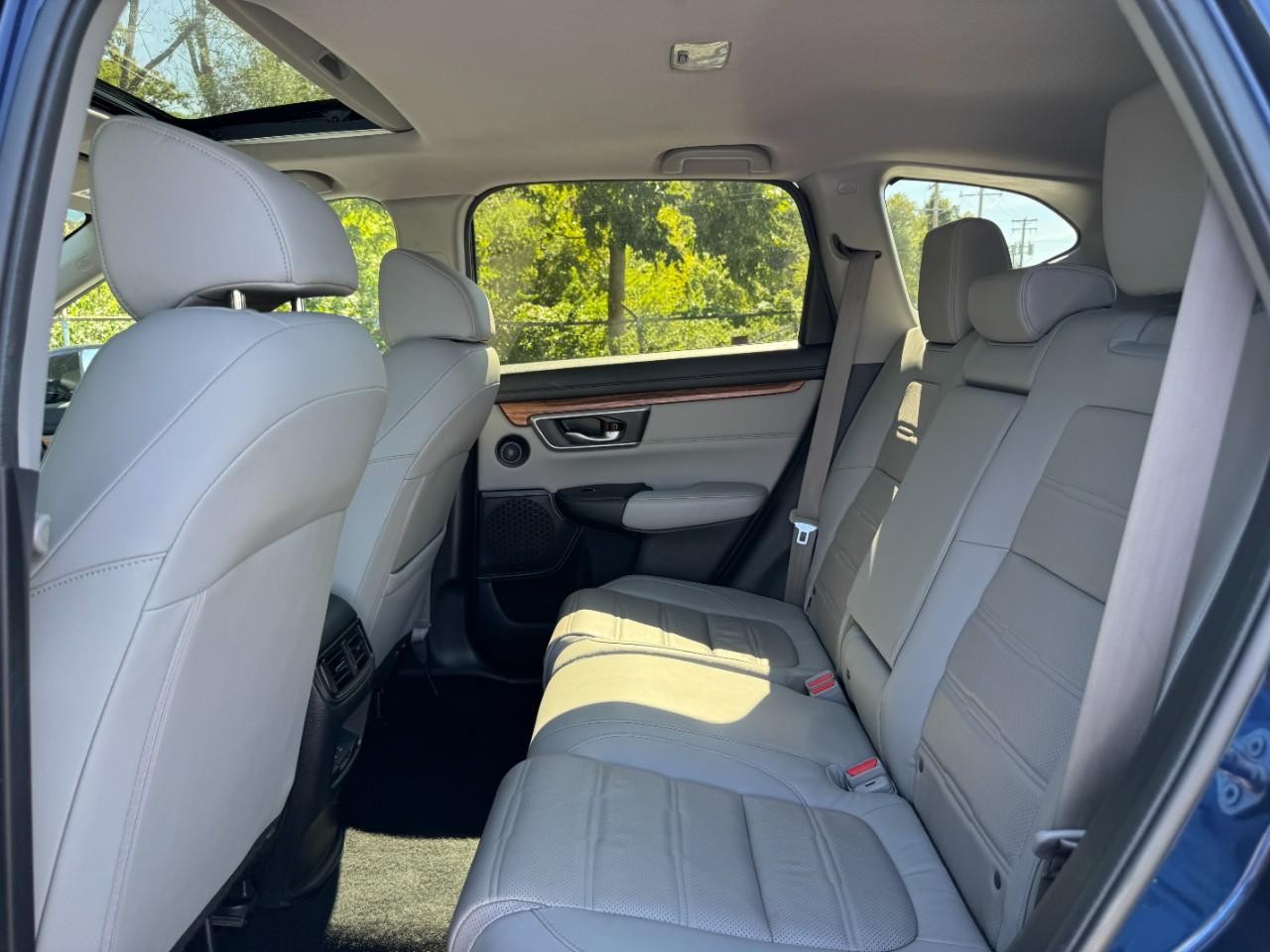 Honda CR-V Vehicle Full-screen Gallery Image 11