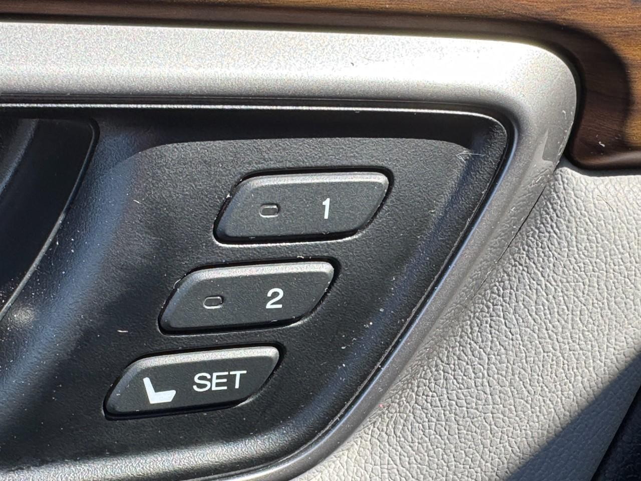 Honda CR-V Vehicle Full-screen Gallery Image 19
