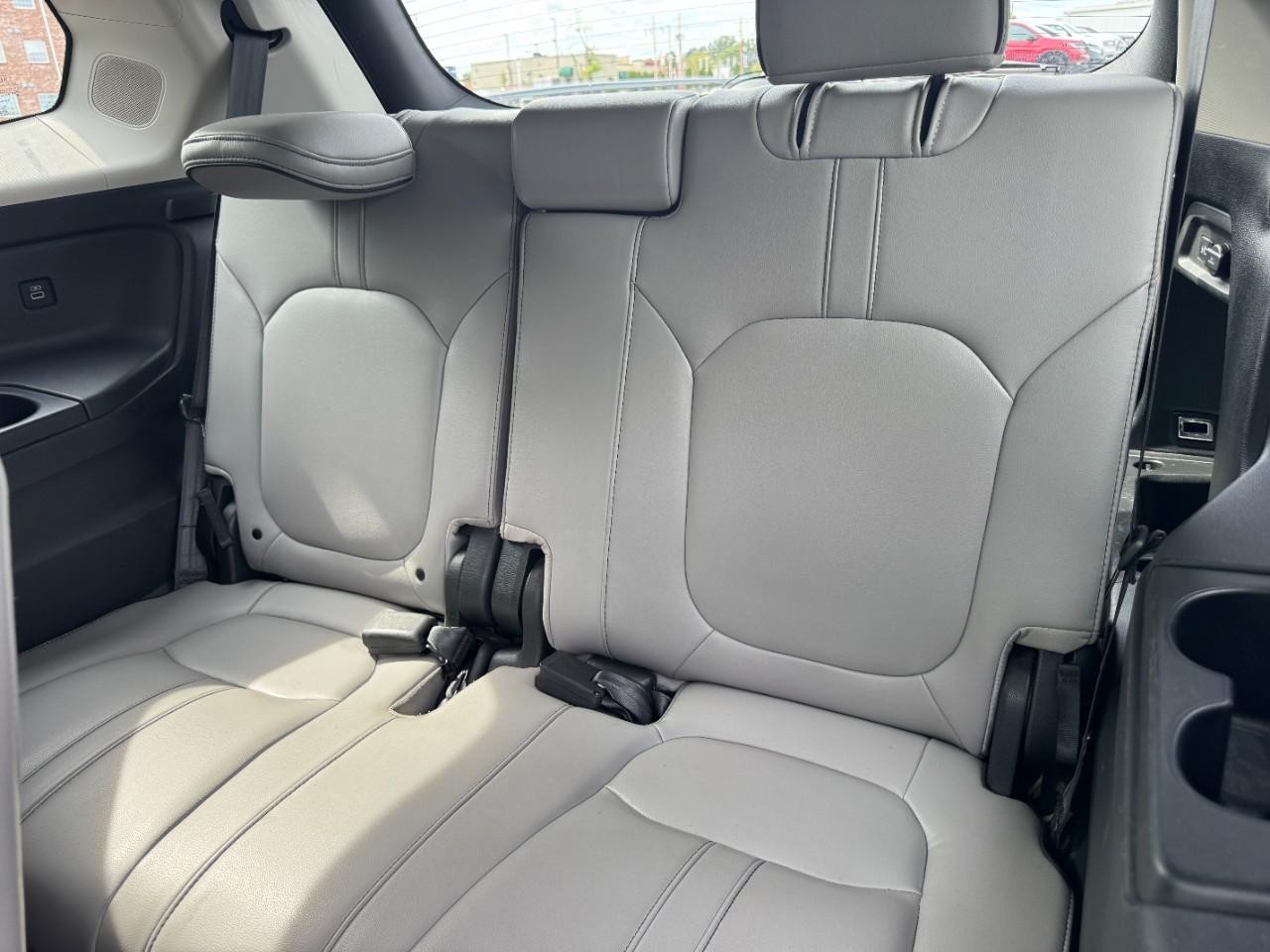 Honda Pilot Vehicle Full-screen Gallery Image 13