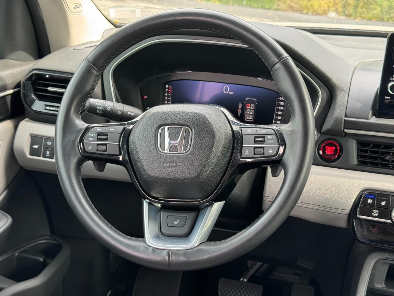 Honda Pilot Vehicle Full-screen Gallery Image 15