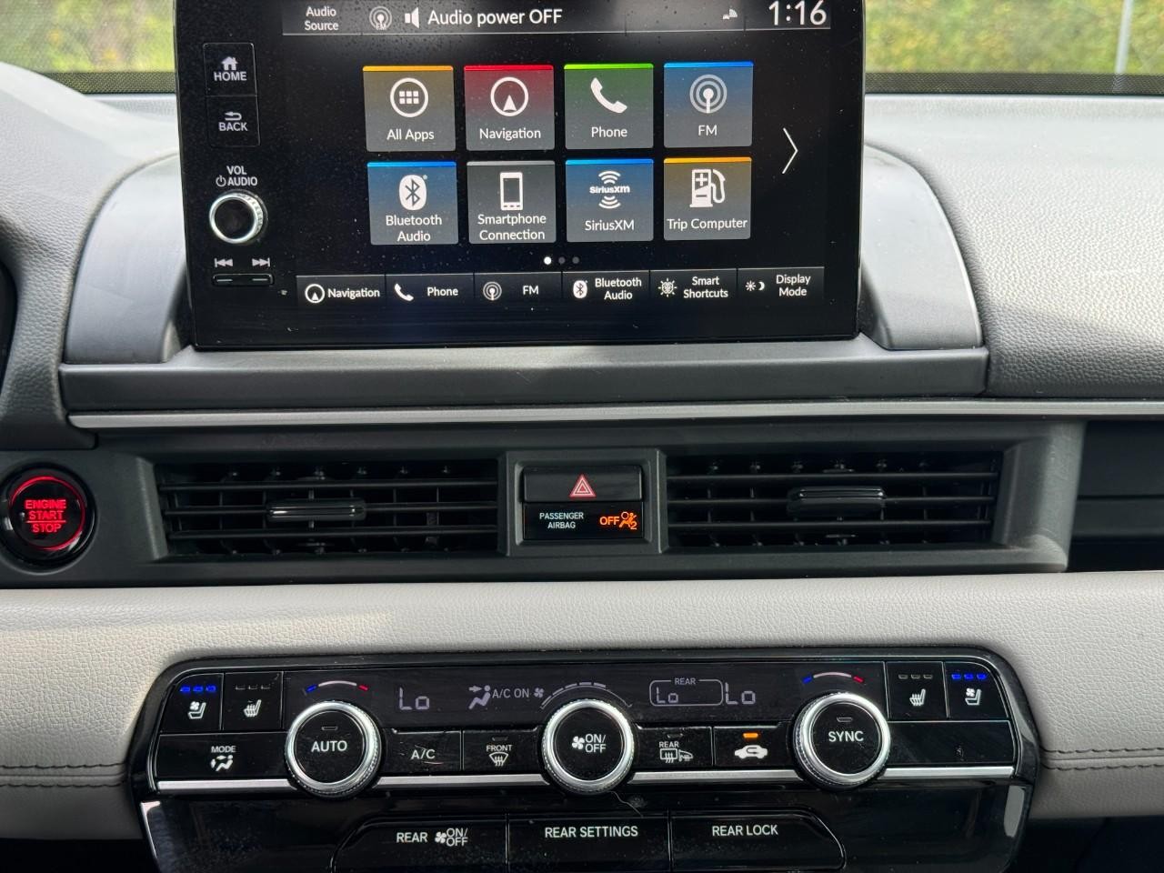 Honda Pilot Vehicle Full-screen Gallery Image 16