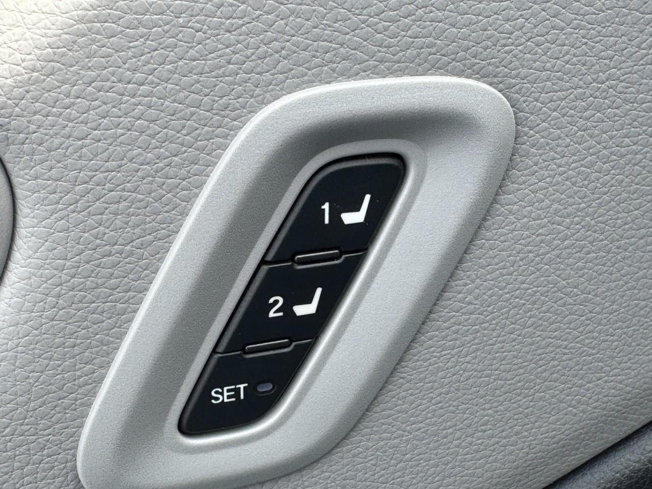 Honda Pilot Vehicle Full-screen Gallery Image 21