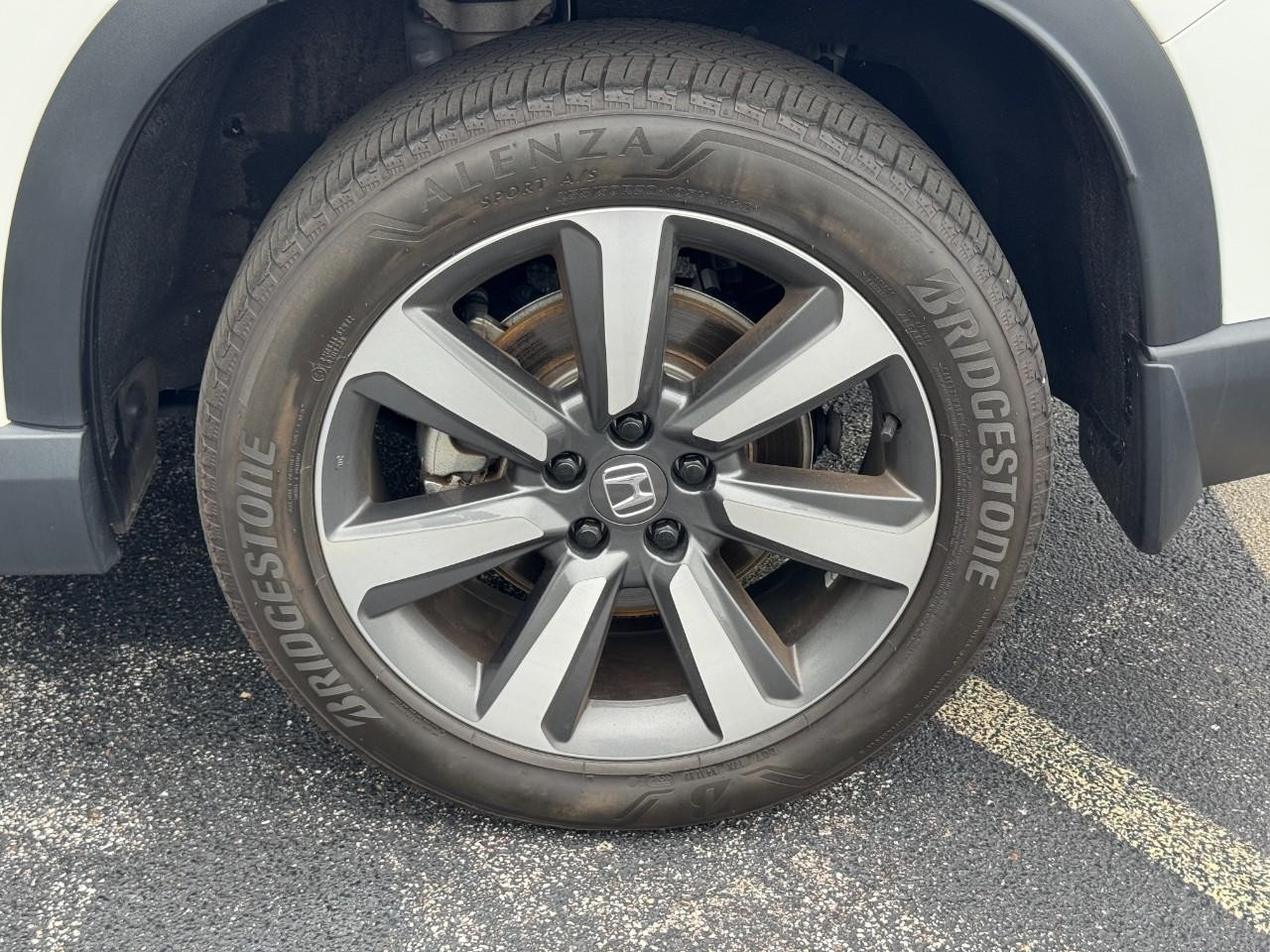 Honda Pilot Vehicle Full-screen Gallery Image 09