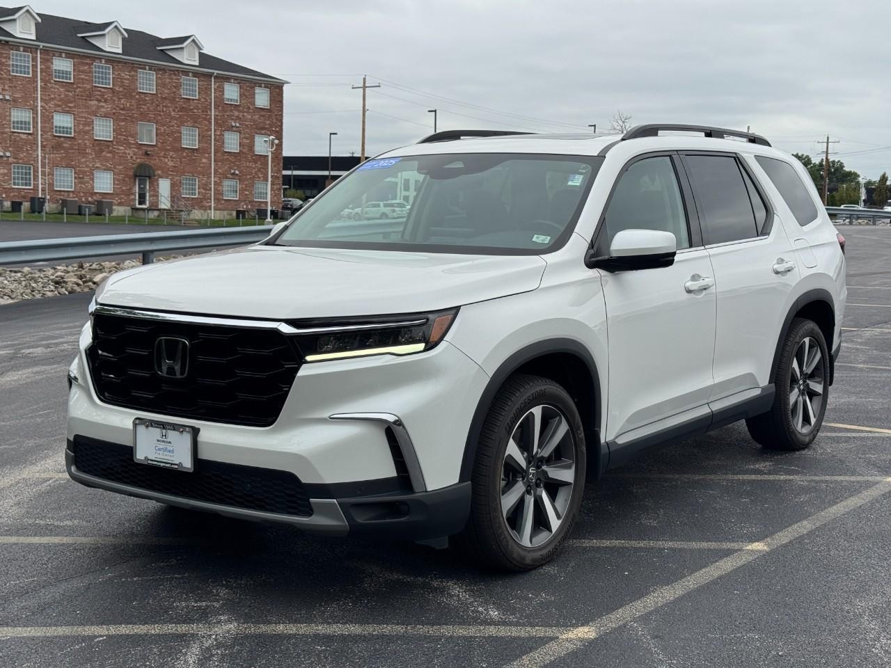 Honda Pilot Vehicle Full-screen Gallery Image 10