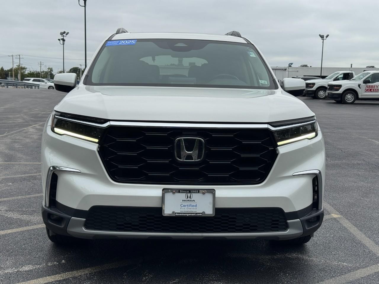 Honda Pilot Vehicle Full-screen Gallery Image 11