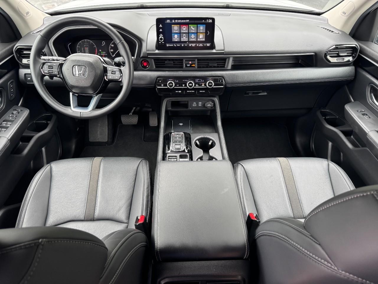 Honda Pilot Vehicle Full-screen Gallery Image 15
