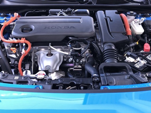 Honda Civic Hatchback Hybrid Vehicle Full-screen Gallery Image 09