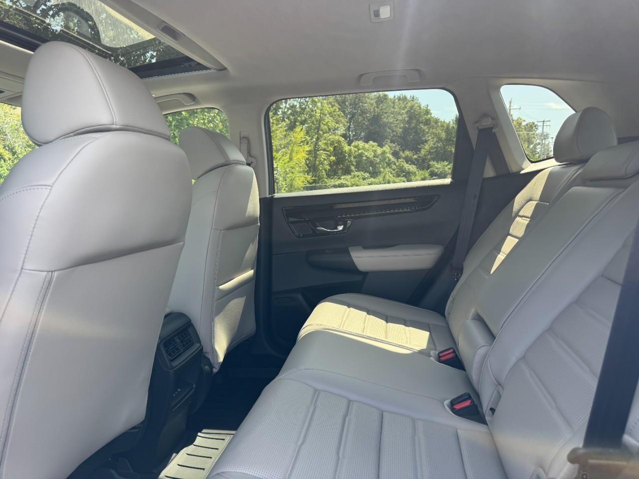 Honda CR-V Vehicle Full-screen Gallery Image 14