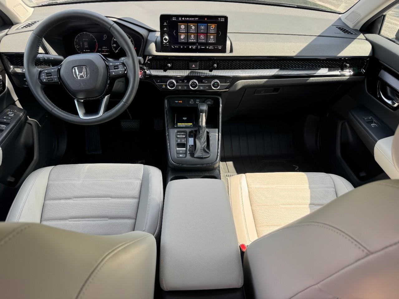 Honda CR-V Vehicle Full-screen Gallery Image 16