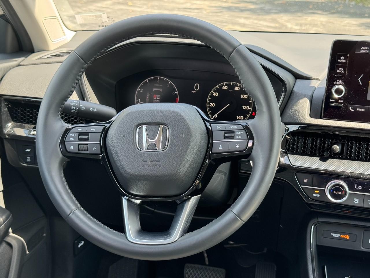 Honda CR-V Vehicle Full-screen Gallery Image 18