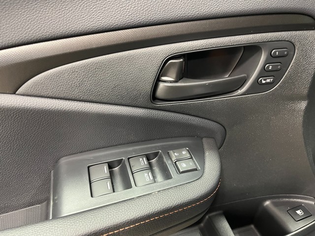 Honda Ridgeline Vehicle Full-screen Gallery Image 12