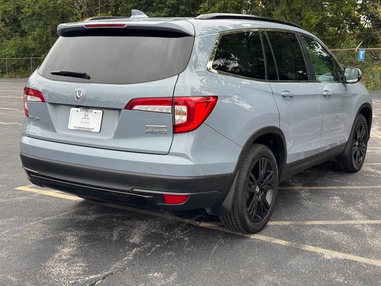 Honda Pilot Vehicle Full-screen Gallery Image 04
