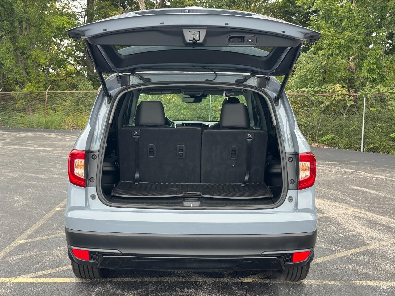 Honda Pilot Vehicle Full-screen Gallery Image 06