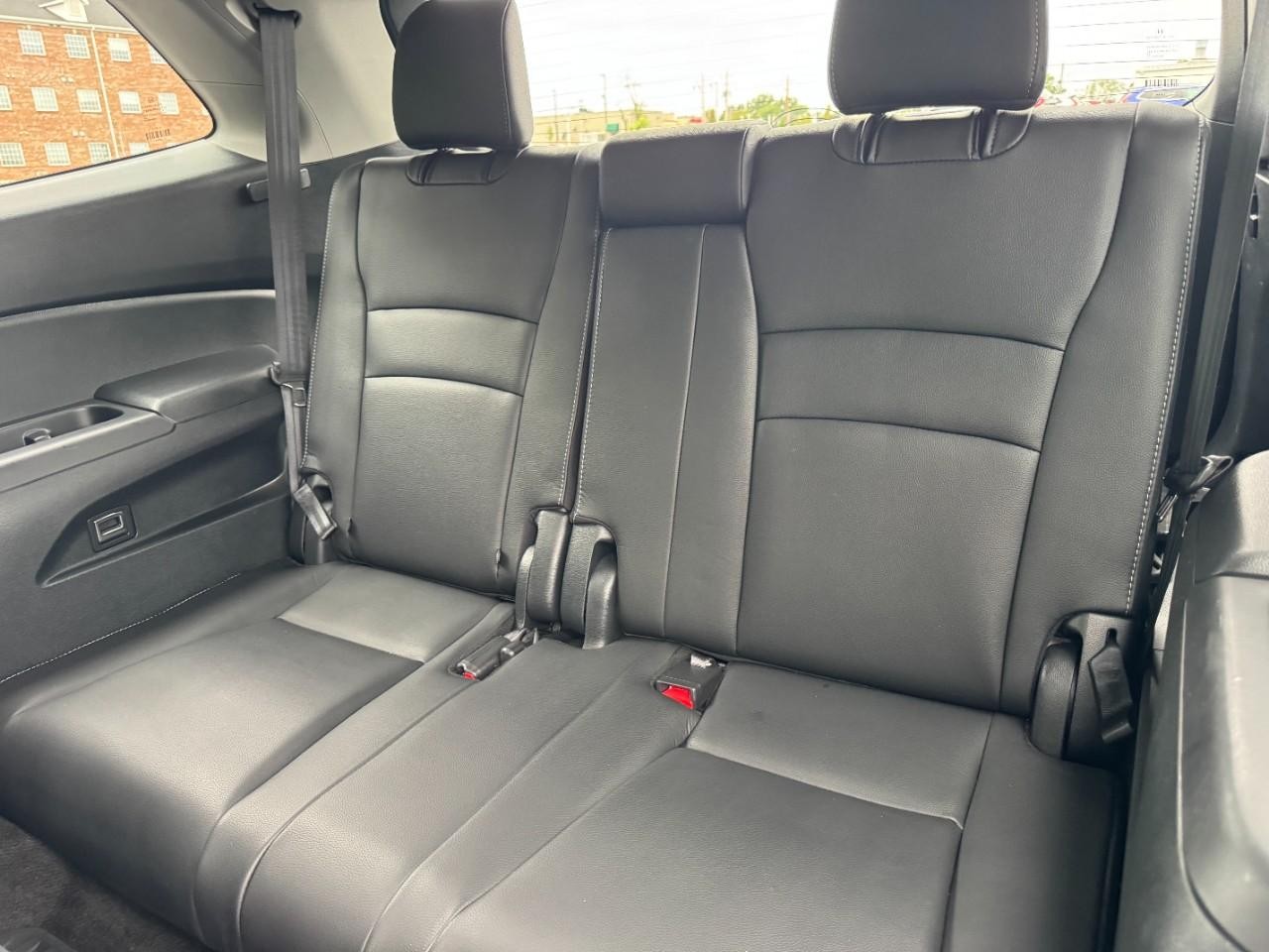 Honda Pilot Vehicle Full-screen Gallery Image 13
