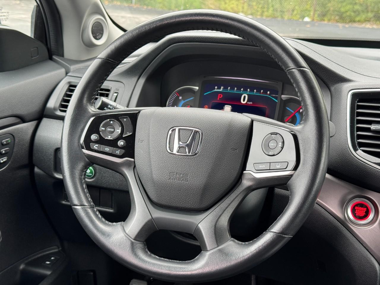 Honda Pilot Vehicle Full-screen Gallery Image 15
