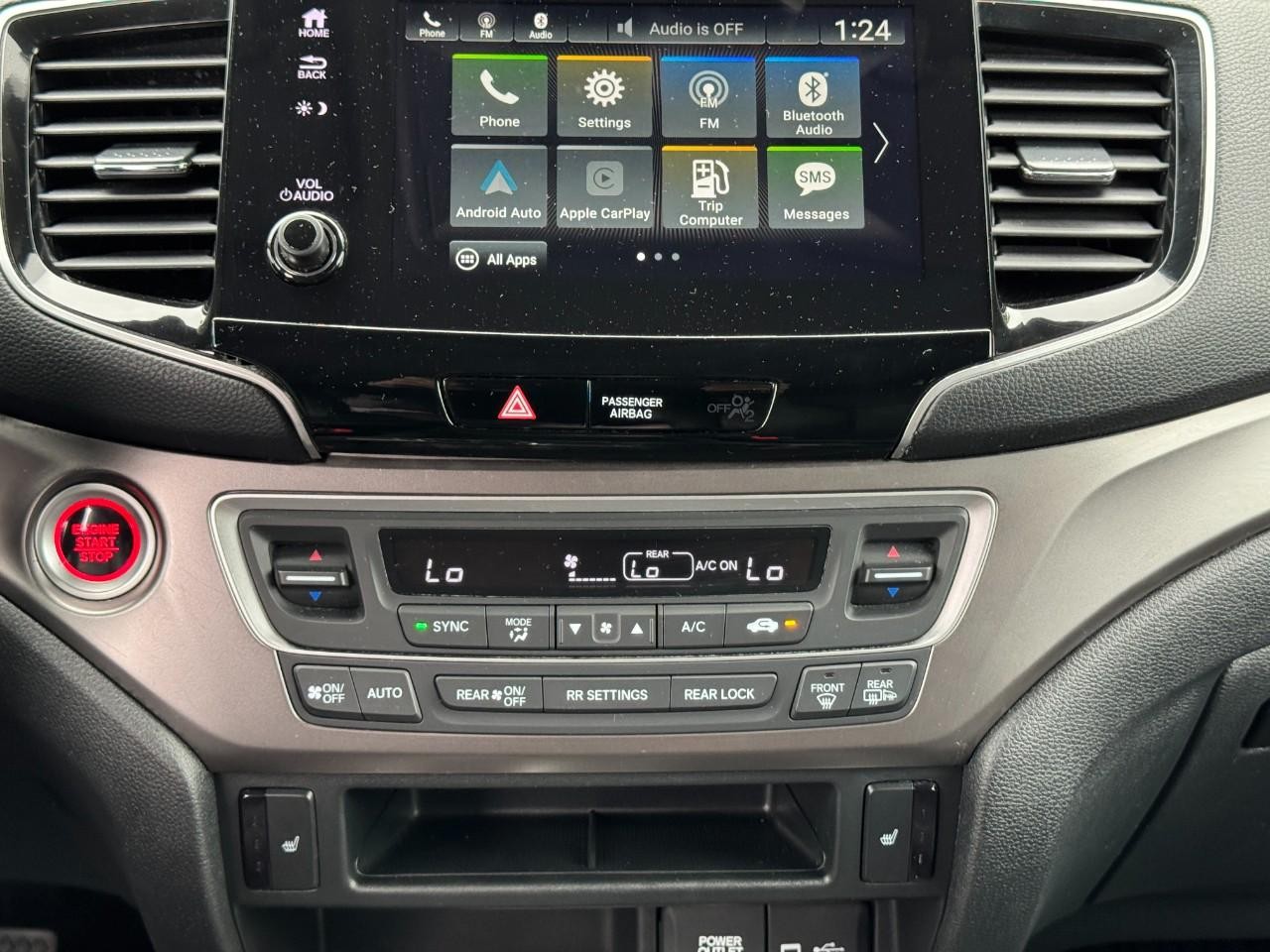Honda Pilot Vehicle Full-screen Gallery Image 16