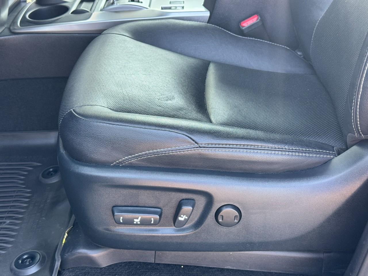 Toyota 4Runner Vehicle Full-screen Gallery Image 20