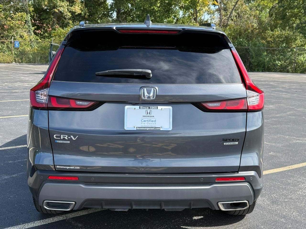 Honda CR-V Hybrid Vehicle Full-screen Gallery Image 05