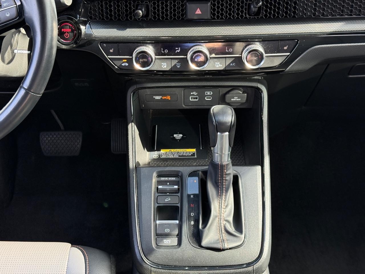 Honda CR-V Hybrid Vehicle Full-screen Gallery Image 14