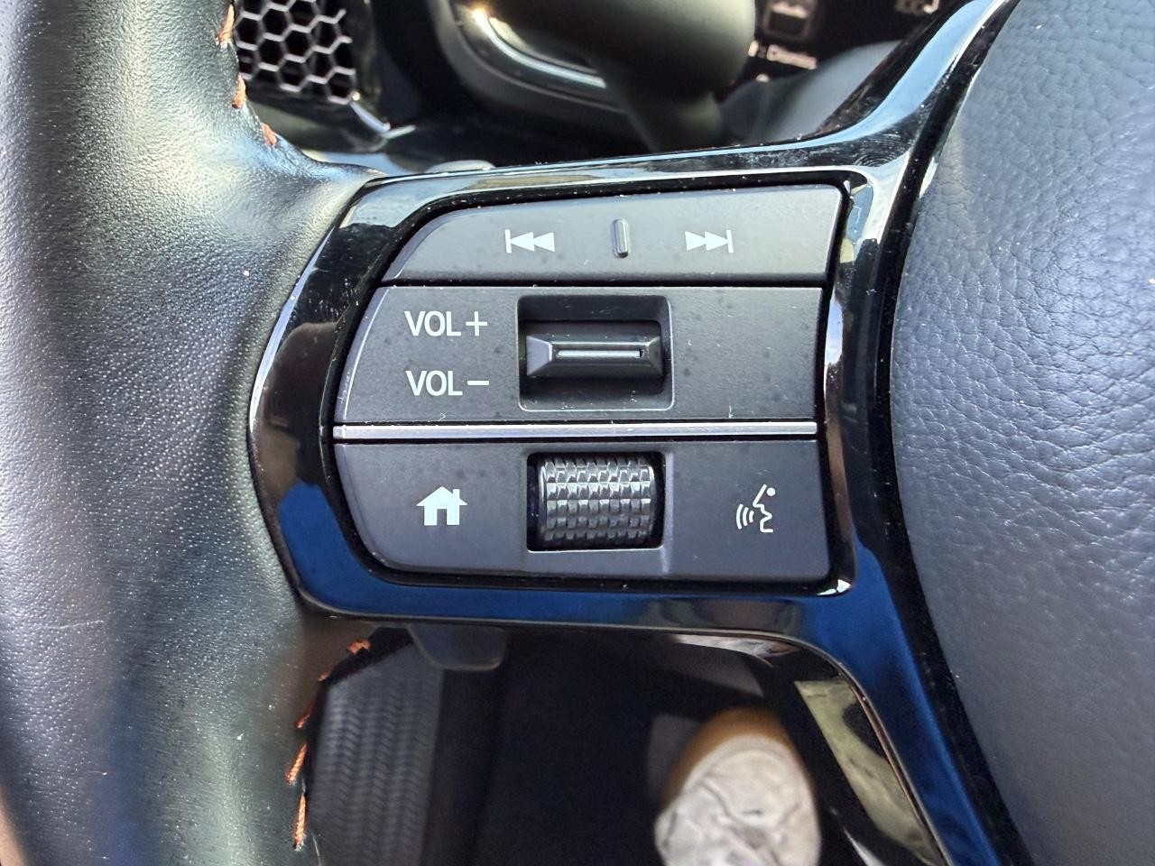 Honda CR-V Hybrid Vehicle Full-screen Gallery Image 18