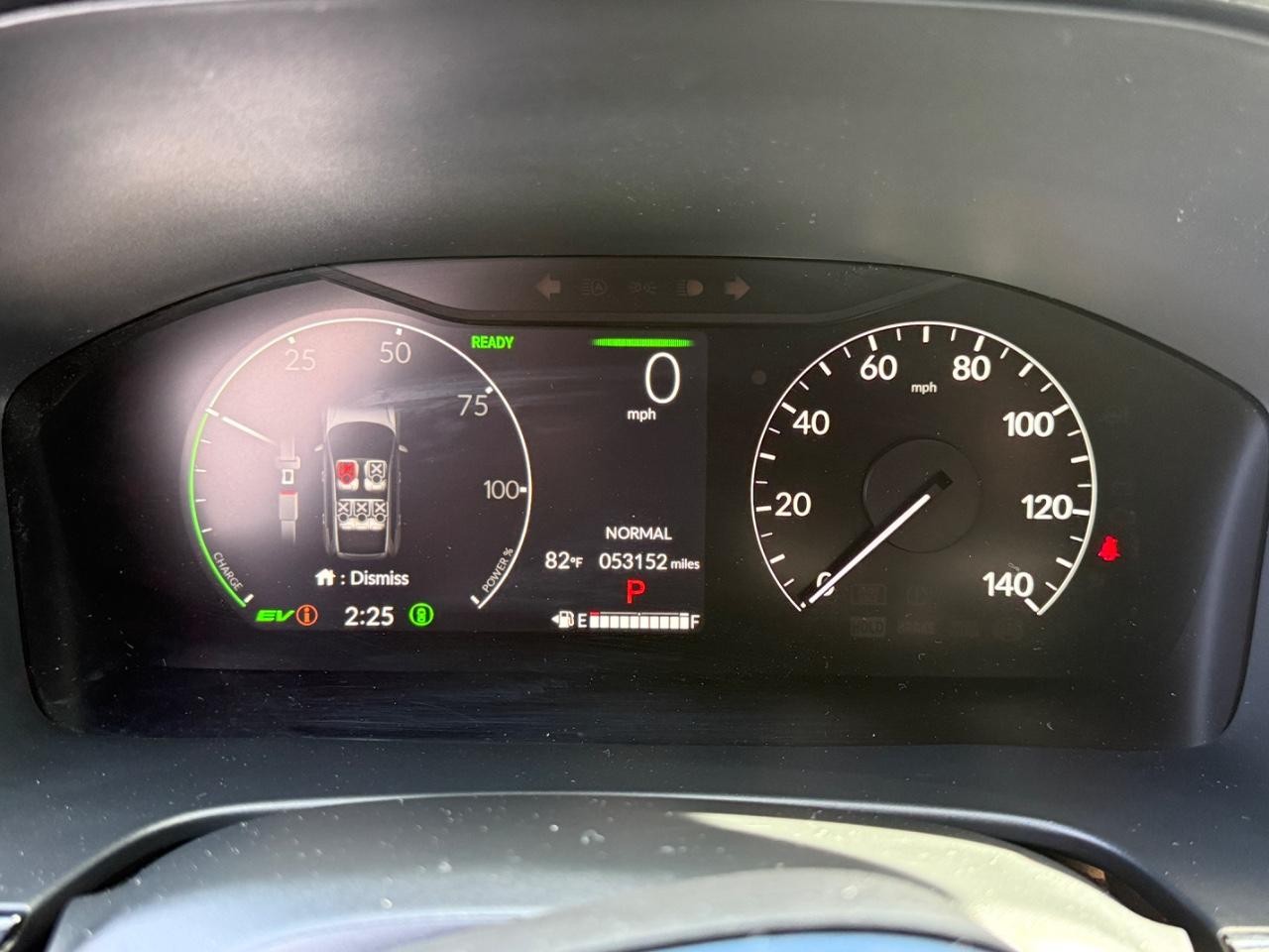 Honda CR-V Hybrid Vehicle Full-screen Gallery Image 20