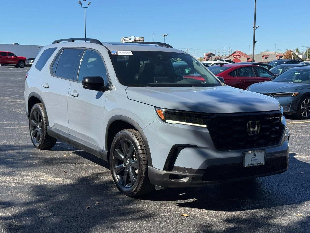 Honda Pilot Vehicle Full-screen Gallery Image 02