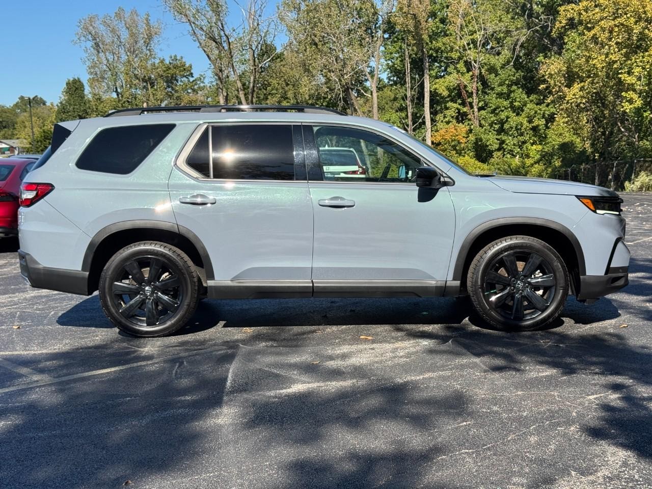 Honda Pilot Vehicle Full-screen Gallery Image 03