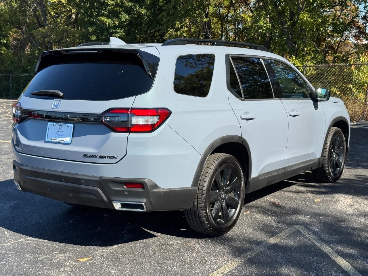 Honda Pilot Vehicle Full-screen Gallery Image 04