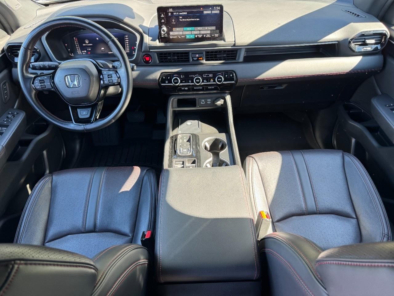 Honda Pilot Vehicle Full-screen Gallery Image 15